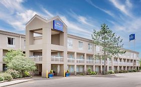 Baymont By Wyndham Kalamazoo East Hotell Exterior photo