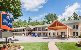 Howard Johnson By Wyndham Traverse City Hotell Exterior photo