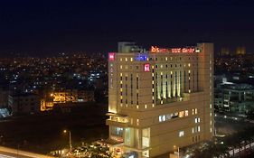 Ibis Bengaluru Hosur Road - An Accor Brand Hotell Exterior photo