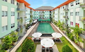 Hotel & Residences Riverview Kuta - Associated Harris Kuta Lombok Exterior photo