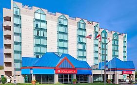 Ramada By Wyndham Niagara Falls/Fallsview Hotell Exterior photo