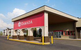 Ramada By Wyndham Bismarck Hotell Exterior photo