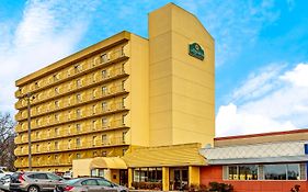 La Quinta By Wyndham Stamford / New York City Hotell Exterior photo