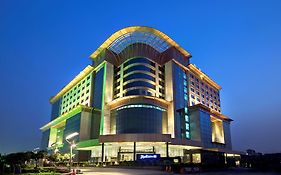 Radisson Blu Kaushambi Delhi Ncr Hotell Ghaziabad Exterior photo