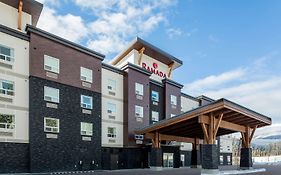 Ramada By Wyndham Revelstoke Hotell Exterior photo