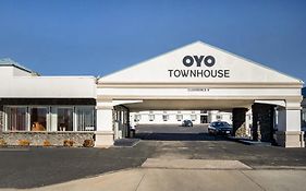 Oyo Townhouse Dodge City Ks Hotell Exterior photo