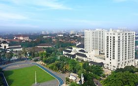 Pullman Bandung Grand Central Hotell Exterior photo