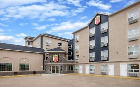 Super 8 By Wyndham Grande Prairie Hotell Exterior photo