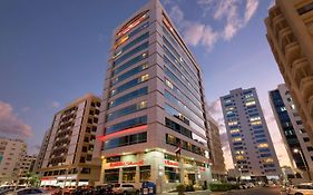 Ramada Downtown Abu Dhabi Hotell Exterior photo