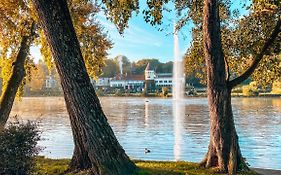 Martin'S Chateau Du Lac Hotell Genval Exterior photo