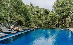 Dewangga Ubud Hotell Exterior photo