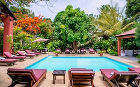 Hibiscus House Gambia Hotell Brufut Exterior photo