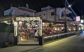 Romeos Studios Agia Marina Exterior photo