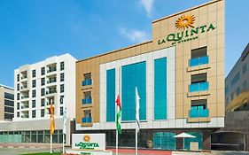 La Quinta By Wyndham Dubai Jumeirah Hotell Exterior photo