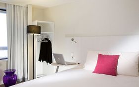 ibis Styles Lille Centre Gare Beffroi Hotell Exterior photo