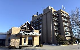 Divya Sutra Plaza And Conference Centre, Vernon, Bc Hotell Exterior photo