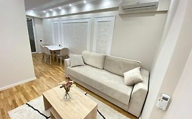 White And Cozy Full Apartment In Centre, Chişinau Exterior photo