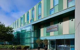 Courtyard By Marriott London Gatwick Airport Hotell Crawley  Exterior photo