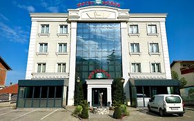 Hotel Borea Peja Exterior photo