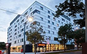 Hampton By Hilton Vienna Messe Hotell Exterior photo