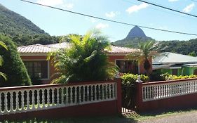 Cocoa Pod Studio Hotell Soufrière Exterior photo