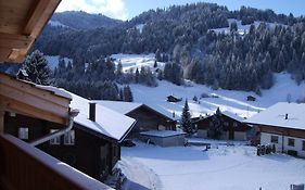 Gästehaus Alpenblick Wildstrubel Hotell Sankt Stephan Exterior photo