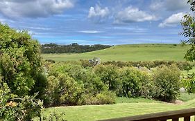 Daysy Hill Country Cottages Port Campbell Room photo