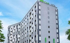 Ibis Styles Accra Airport Hotell Exterior photo