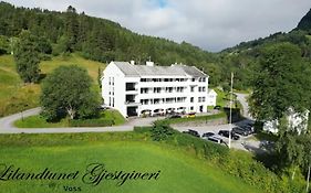 Lilandtunet Gjestgiveri Hotell Liland  Exterior photo