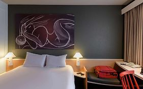 Ibis Muenchen Parkstadt Schwabing Hotell Exterior photo