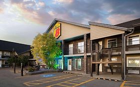 Super 8 By Wyndham Fort Mcmurray Motell Exterior photo