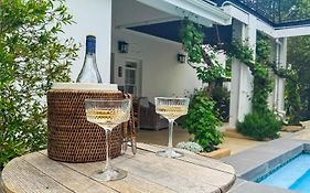 Le Petit Paris Hotell Franschhoek Exterior photo