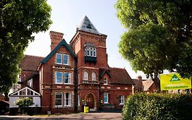 Yha Canterbury Vandrarhem Exterior photo