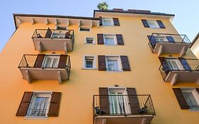 Casa Alpino Aparthotel Riva del Garda Exterior photo