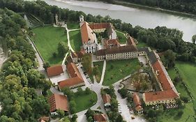 Klostergasthof Raitenhaslach Hotell Burghausen Exterior photo