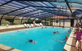 Camping La Grappe Fleurie Hotell Exterior photo