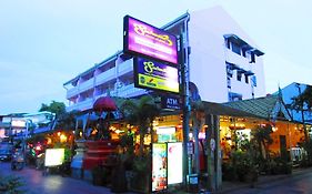 Sawasdee Smile Inn Bangkok Exterior photo