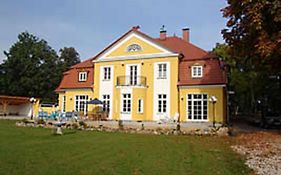 Herrenhaus Poppelvitz Villa Maltzien Exterior photo