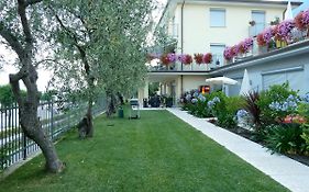 Villa Treccani Apartments Malcesine Exterior photo