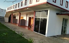 Nilaveli Gates Hotell Exterior photo