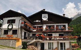 Hotell Millefiori- Alpine Event Lodge Valtournenche Exterior photo