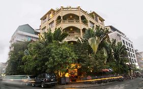 Anise Hotel & Restaurant Phnom Penh Exterior photo