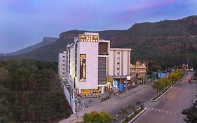 Pai Viceroy Hotell Tirupati Exterior photo