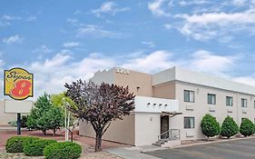 Super 8 By Wyndham Santa Fe Hotell Exterior photo