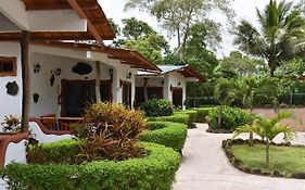 Piedras Blancas Lodge Puerto Ayora  Exterior photo