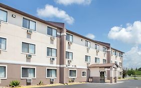 Boarders Inn & Suites By Cobblestone Hotels Waterloo Cedar Falls Exterior photo