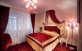 Royal City Hotel Kiev Room photo