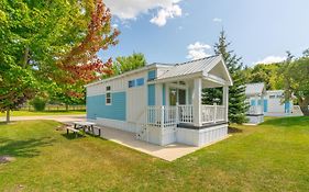 Sun Outdoors Petoskey Bay Harbor Hotell Exterior photo