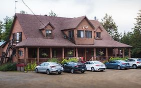 L'Auberge Refuge Du Trappeur Hotell Saint-Mathieu-Du-Parc Exterior photo