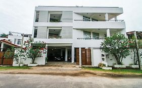 Oyo 314 Neo Holiday Home Katunayaka Exterior photo